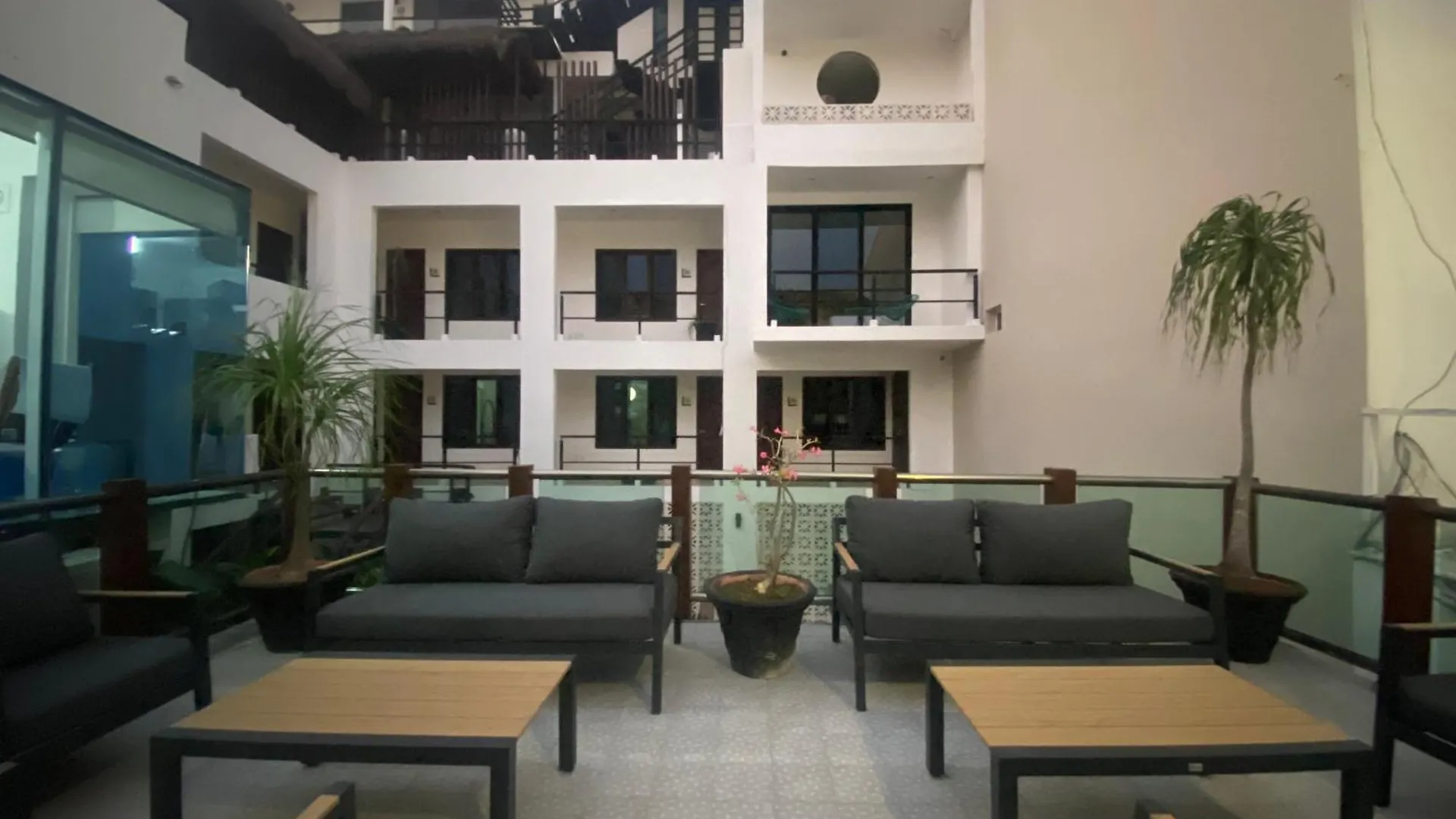Hotel Aria Rooftop & Pool Now With Breakfast Playa del Carmen